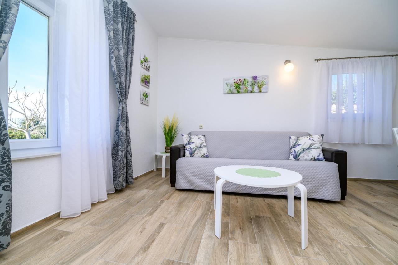 Krcina Holiday Home Cres Luaran gambar