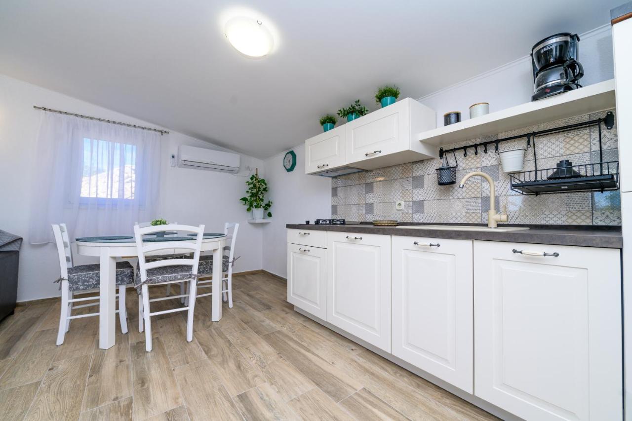Krcina Holiday Home Cres Luaran gambar